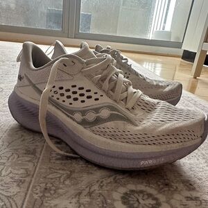 Saucony Women's Neutral Running Shoes - White with Lavender Midsole